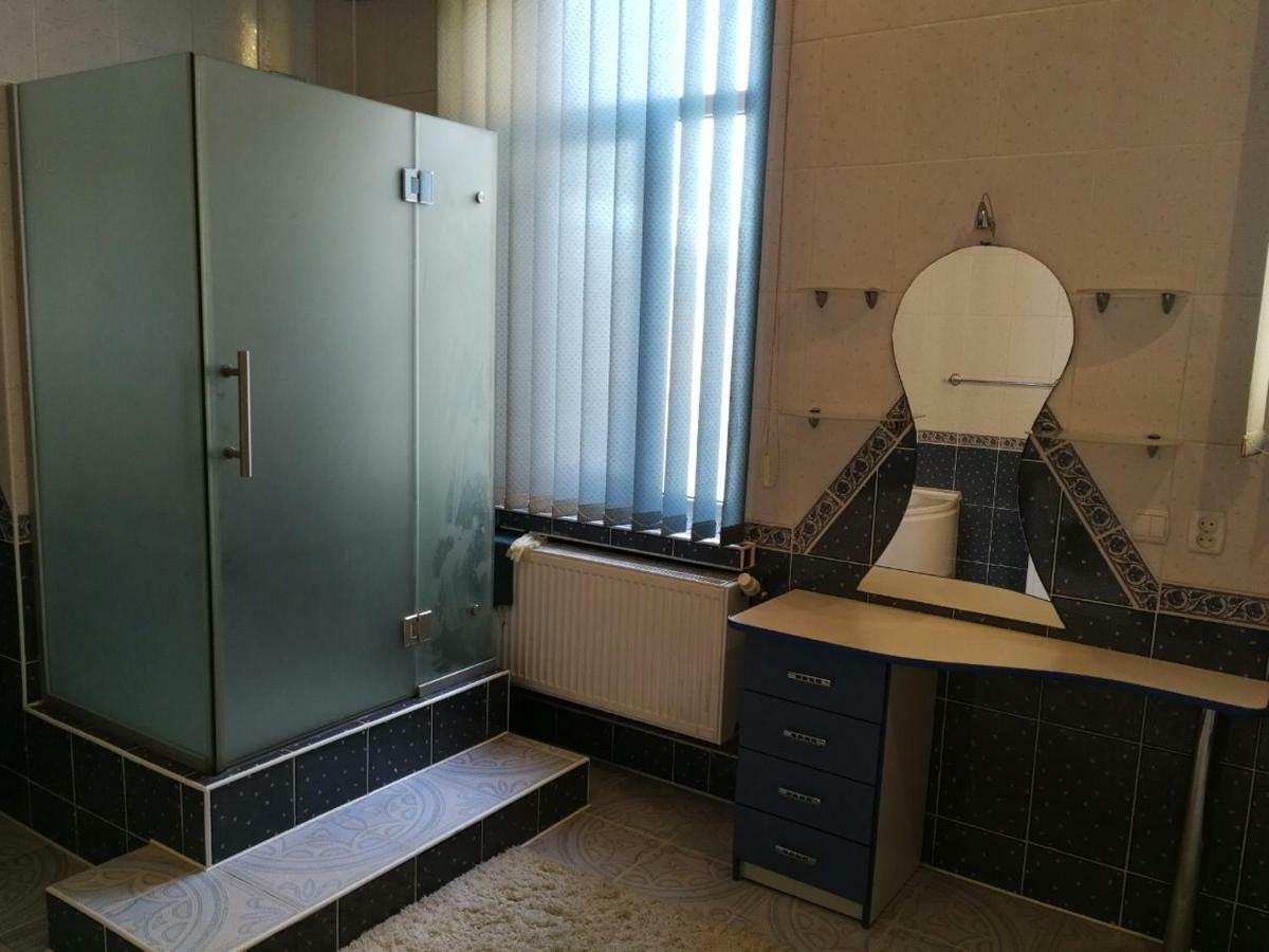 Затишна Квартира В Центрі Міста Ternopil Extérieur photo